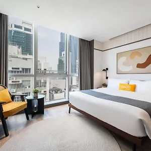Dash Living On Queen's **** Hong Kong